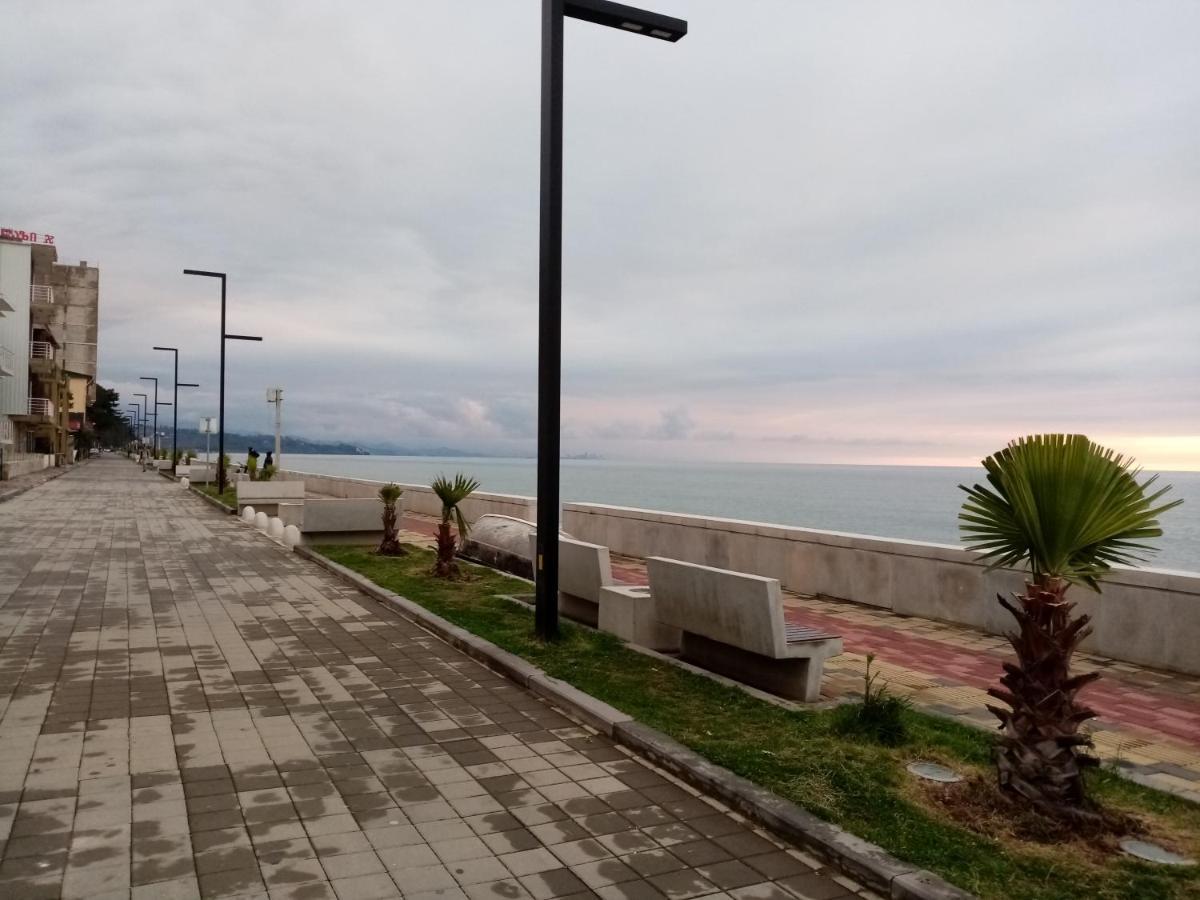 Guest House Agmashenebeli 229 Кобулеті Екстер'єр фото